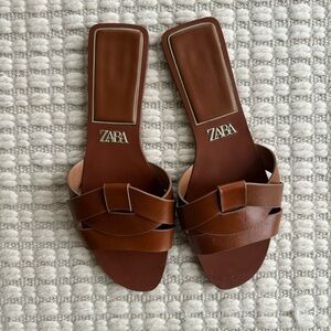 Zara flat brown sandal size 41
